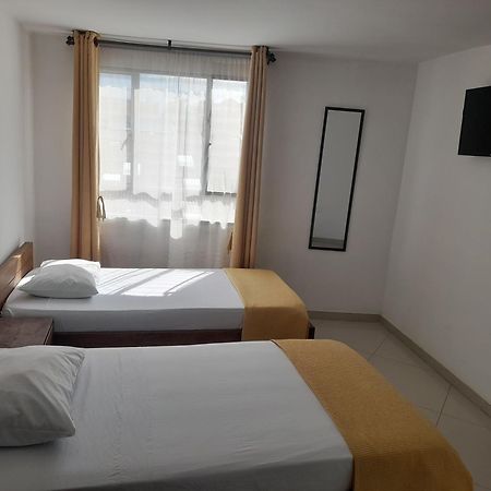 Hotel La Rueda Sr Barbosa  Kültér fotó